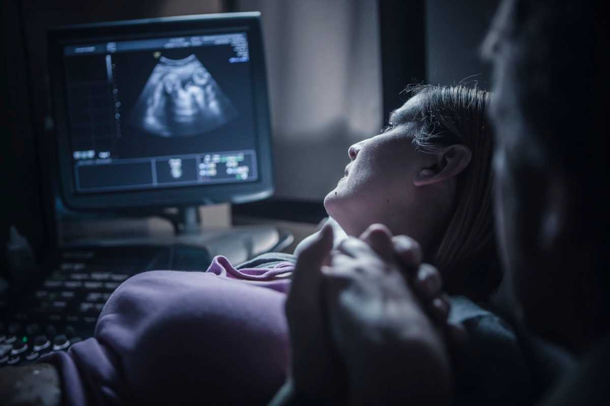 Cerebral Gray Matter Injuries in Infants with Intraventricular Hemorrhage